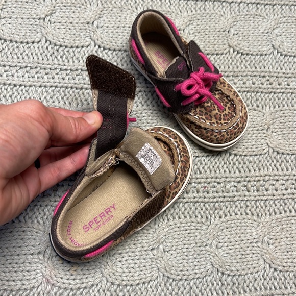 Sperry cheetah baby shoes size 4 - Picture 6 of 7